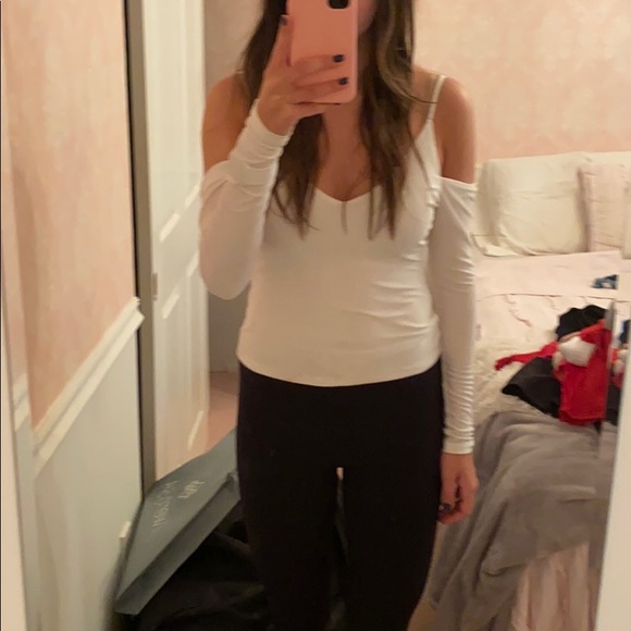 White cold-shoulder blouse - Picture 2 of 2